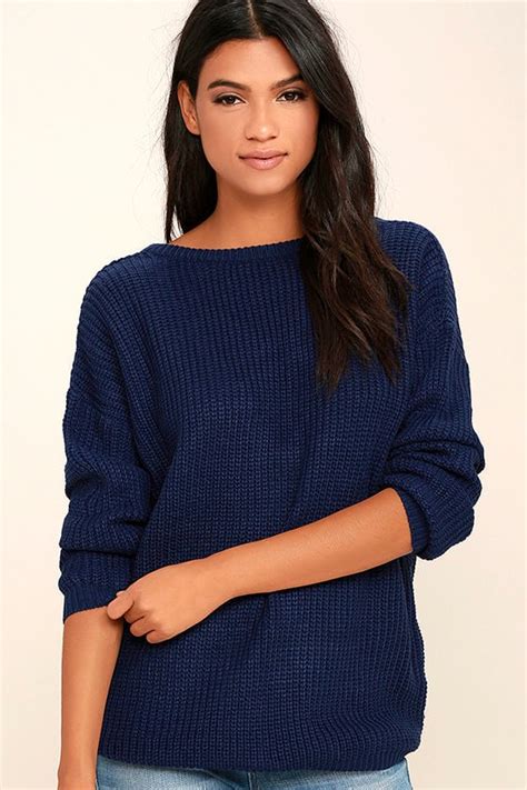 women's oversized navy blue sweater.